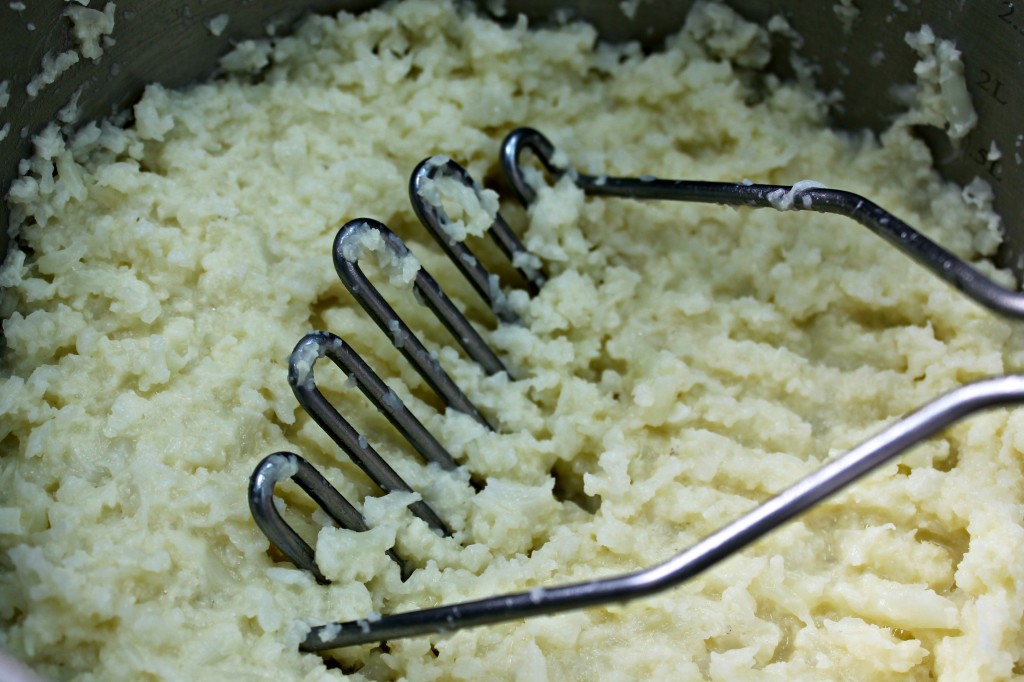 Garlic Mashed Cauliflower - Keto Cauliflower Mash Recipe