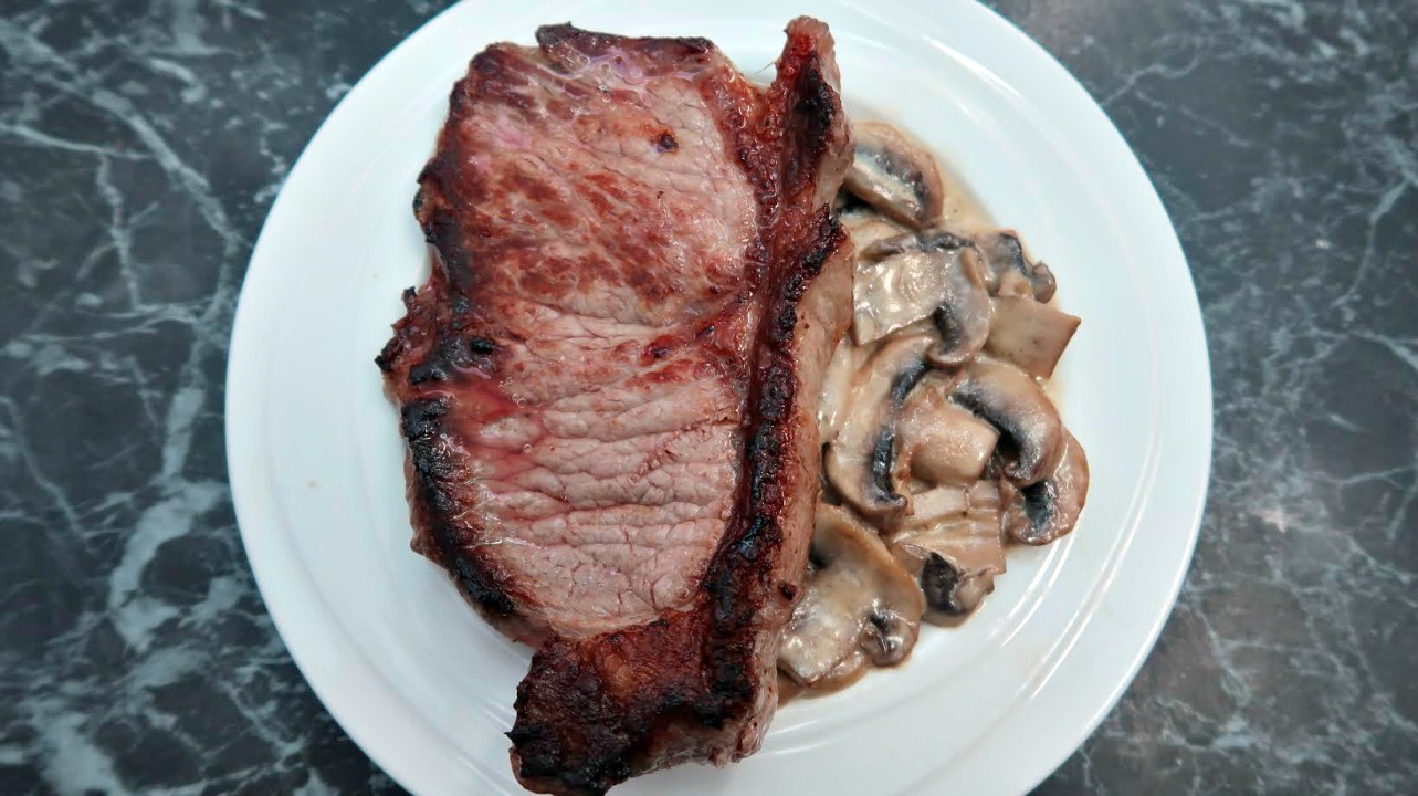 How To Cook The Perfect Steak with an easy low carb mushroom sauce
